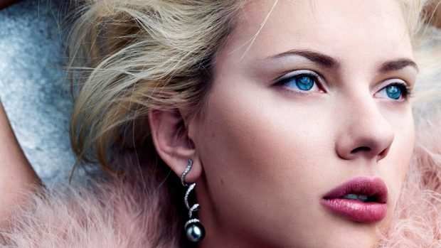 Scarlett Johansson Hot